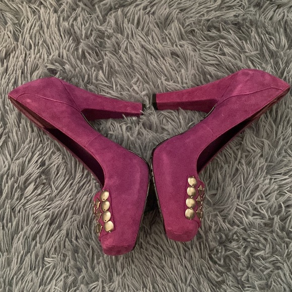 BCBG Purple studded Suede Pumps - Picture 2 of 3